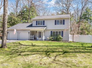 28 Hemlock Dr, Greenfield Center, NY 12833