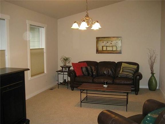 A formal diing room or ad