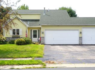 911 Saddlebrook Curv, Chanhassen, MN 55317