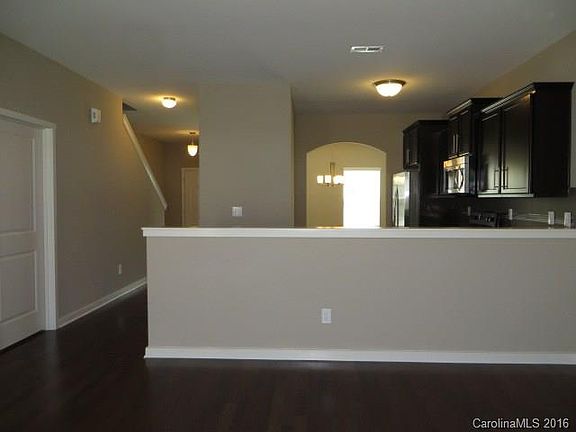 4th image of 405 Battery Cir #69
