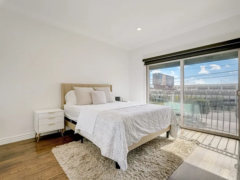 1741 S Bentley Ave #5 — Photo 19