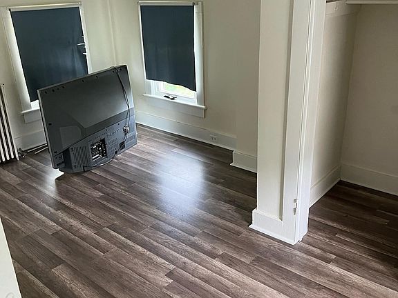 5th image of 416 W Lincoln Ave