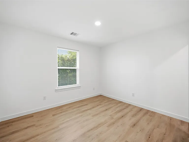 7946 Fields St #B — Photo 13