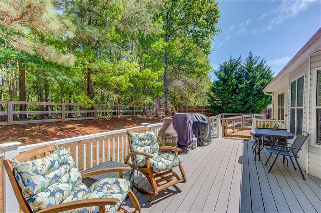 3 bed, 2.0 bath, $2,300 — Photo 3