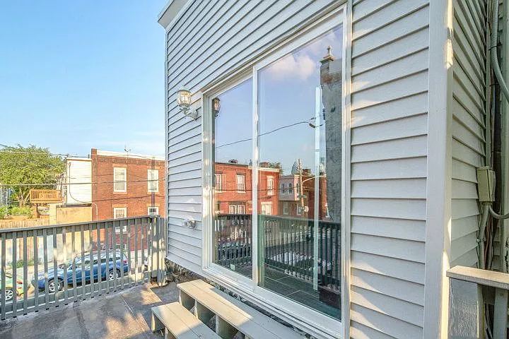 2501 Carpenter St #2 — Photo 12