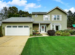 5404 W Greenbrier Dr, McHenry, IL 60050