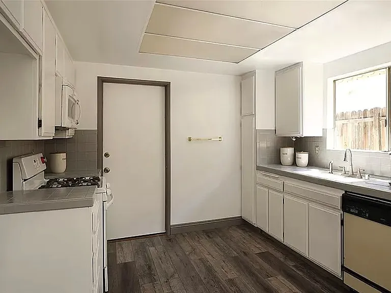 3912 Blanche St — Photo 10