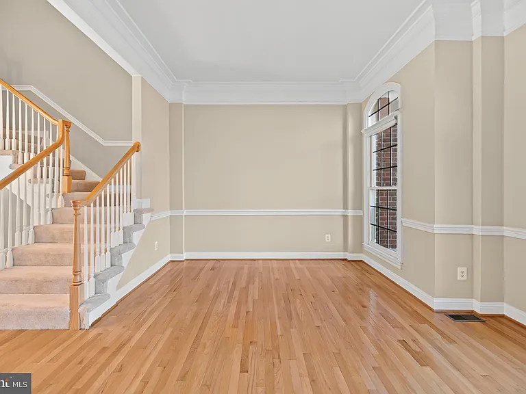 5237 Bessley Pl — Photo 48