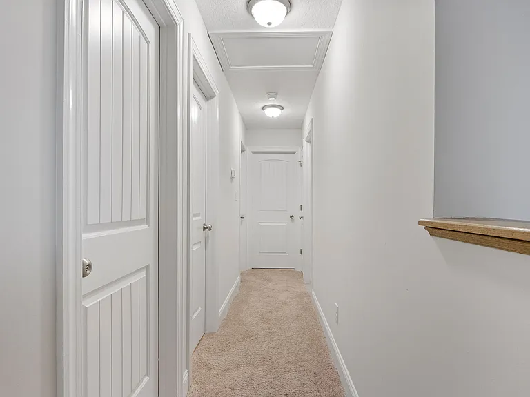917 Uplands Ln — Photo 19