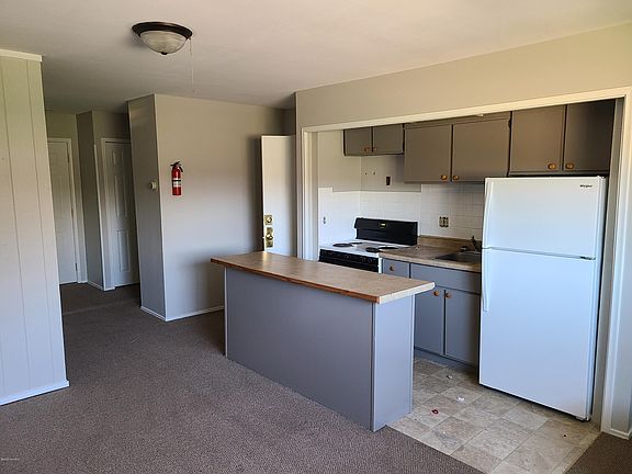 2nd image of 2229 Helen Ave #2