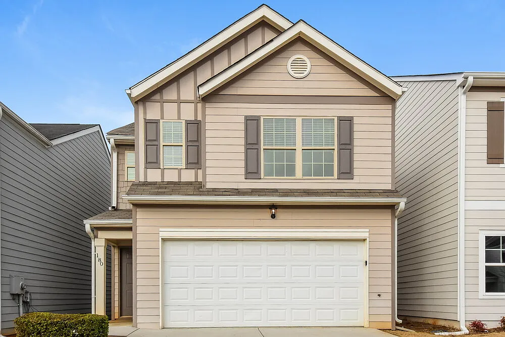 3 bed, 2.5 bath, 1469 sqft, $1,790 — Photo 1