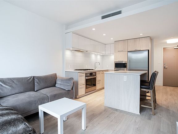 4th image of 680 Seylynn Cres #316