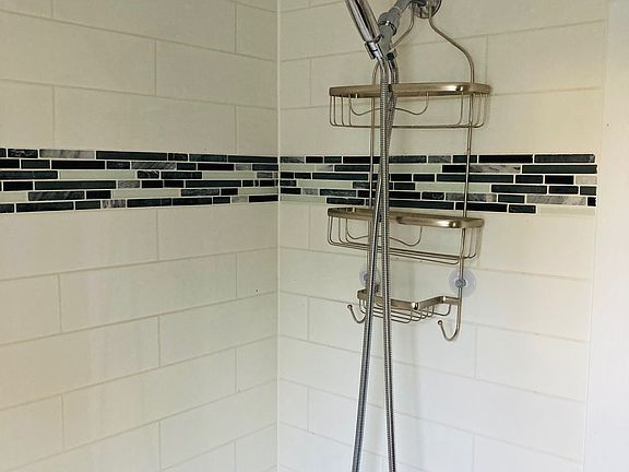 2nd image of 755 Lincoln Rd #4