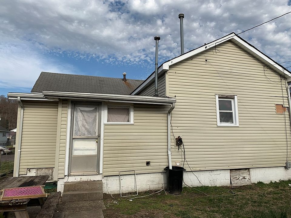 2nd image of 2418 S 9th St