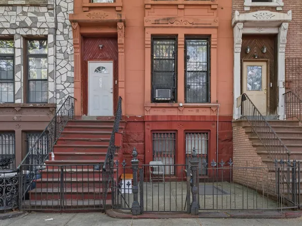 193 Vernon Avenue image 1 of 7