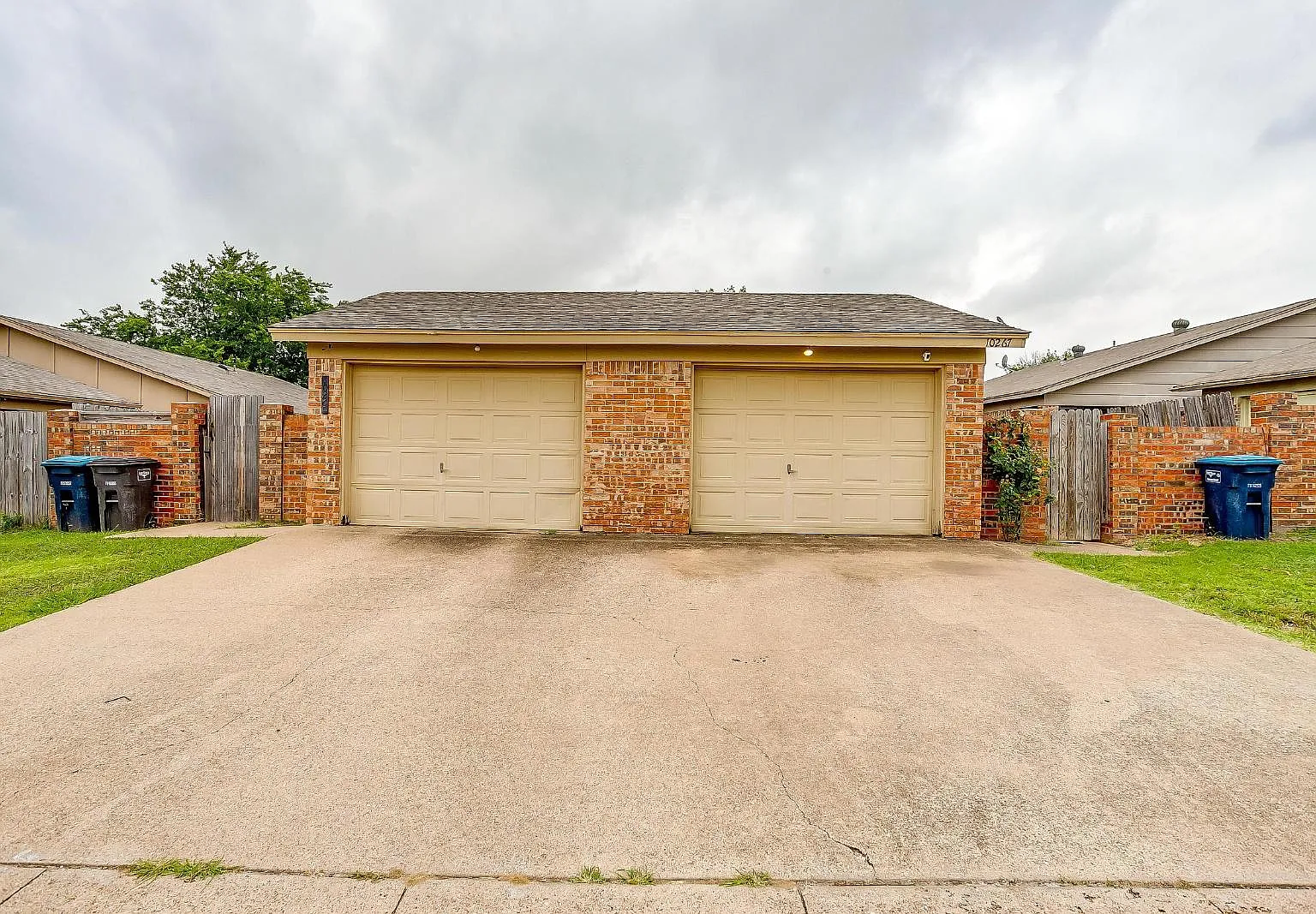 3 bed, 2.0 bath, 1000 sqft, $1,640 — Photo 1