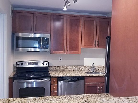 3rd image of 111 Mulberry St #1E