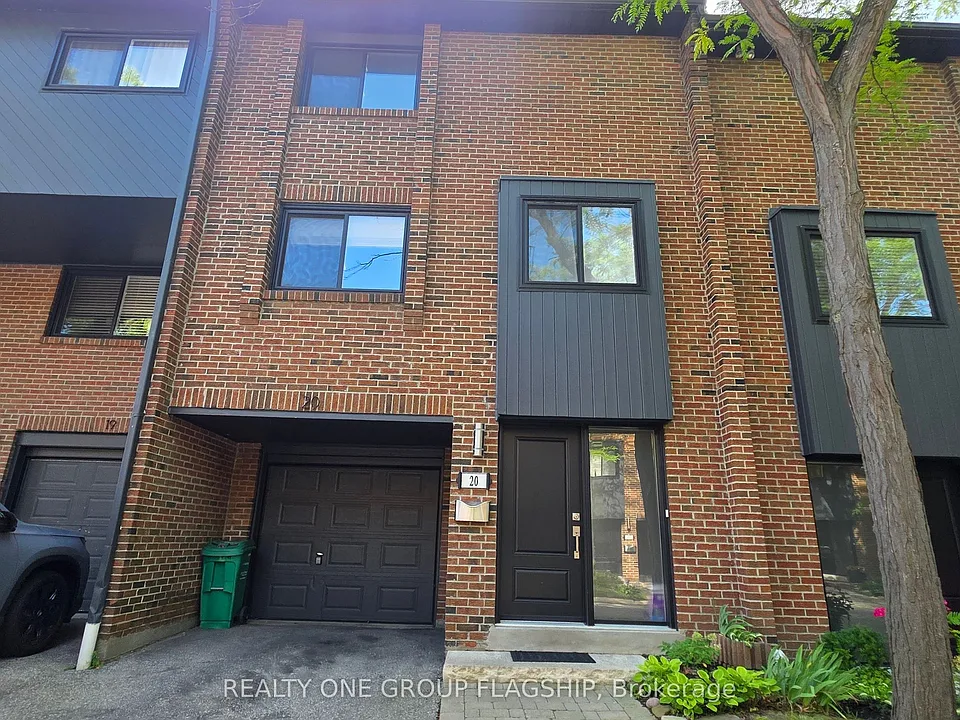 20 Mineola Rd E #20