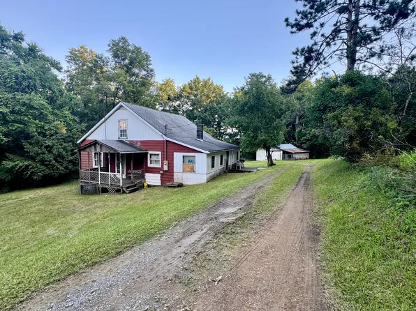 9760 Leivasy Rd, Leivasy, WV 26676
