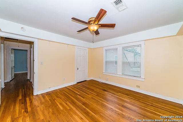 2218 W Mistletoe Ave — Photo 21