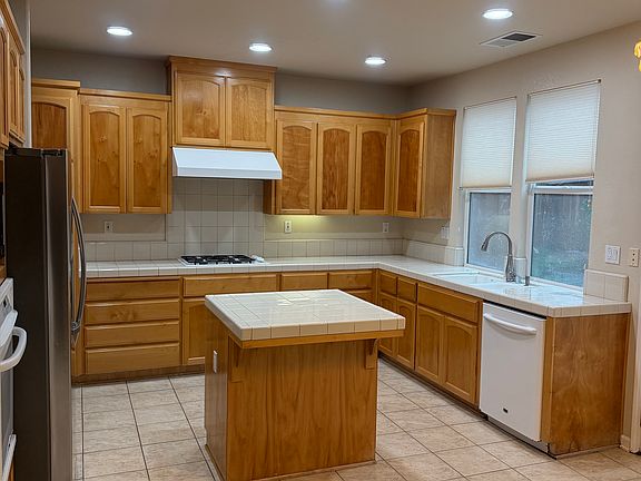 5th image of 4136 Bandini Ct
