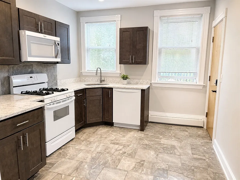 14 Hartland St #2
