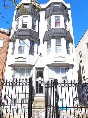 Rented by Rennit Inc. | media 62