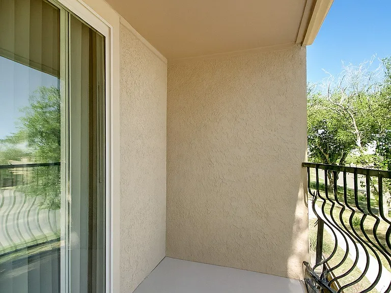 Avalon Springs — Photo 11