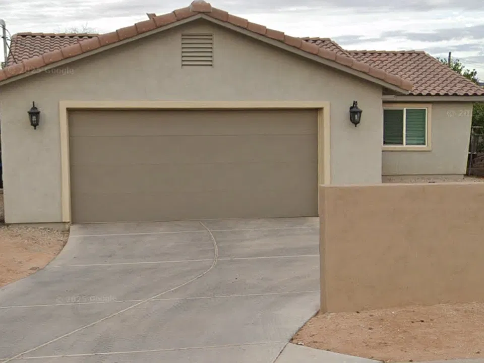 3011 N Los Altos Ave