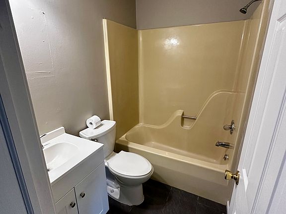5th image of 1295 Bunny Ln #1