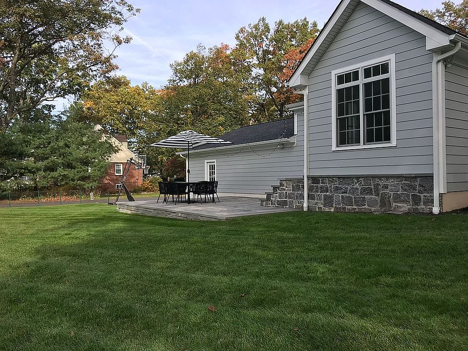 2nd image of 361 Auburn St