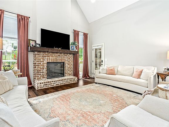 3rd image of 1602 Whiskey Run Ln