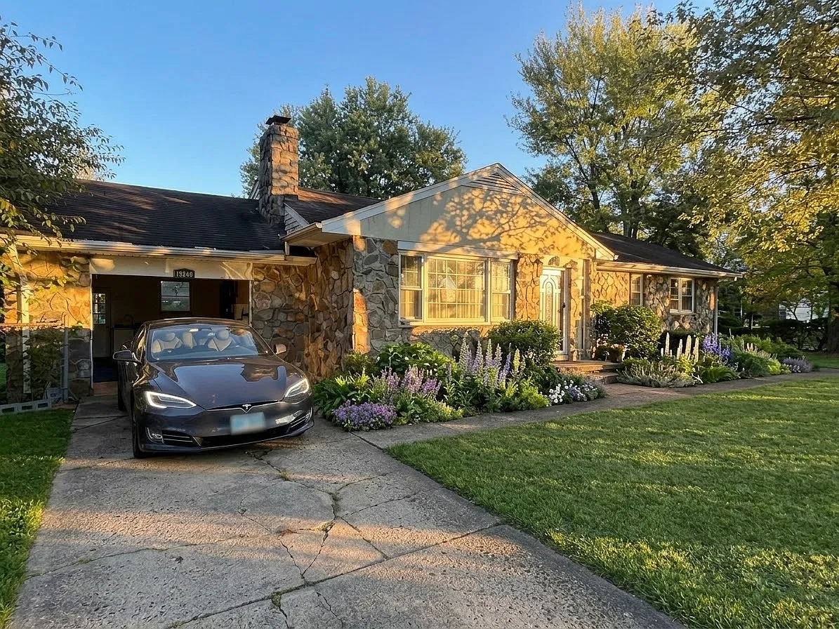 4 bed, 2976 sqft, $4,200 — Photo 1