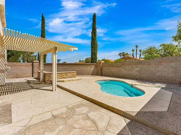 10401 Horseback Ridge Ave — Photo 25