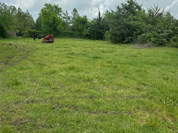 1204 & 1205 Yellowstone Dr, Greenville, TX 75401