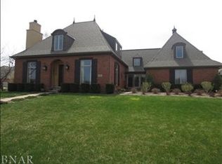 19 Stonebrook Ct, Bloomington, IL