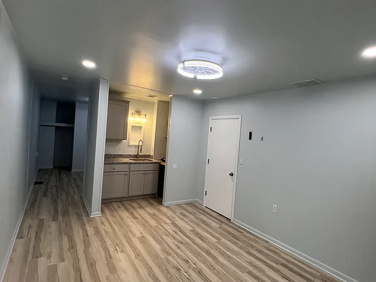 101 E Main St #7 — Photo 5