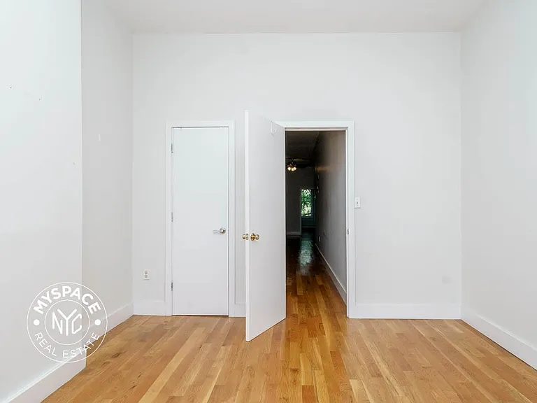 828 Halsey St #2B — Photo 8