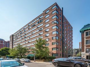 700 W Bittersweet Pl APT 806, Chicago, IL 60613