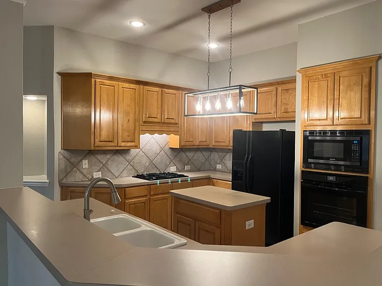 2702 View Mdw — Photo 29