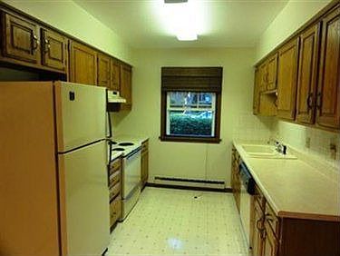 3rd image of 2021 Monroe St #B