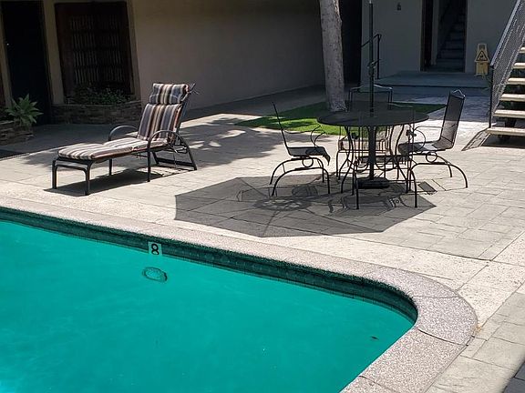 5th image of 4954 Hazeltine Ave APT 14