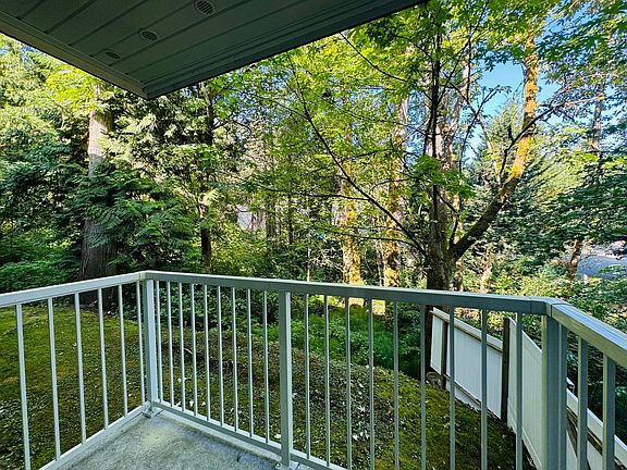 5th image of 12315 NE Woodinville Dr APT 111