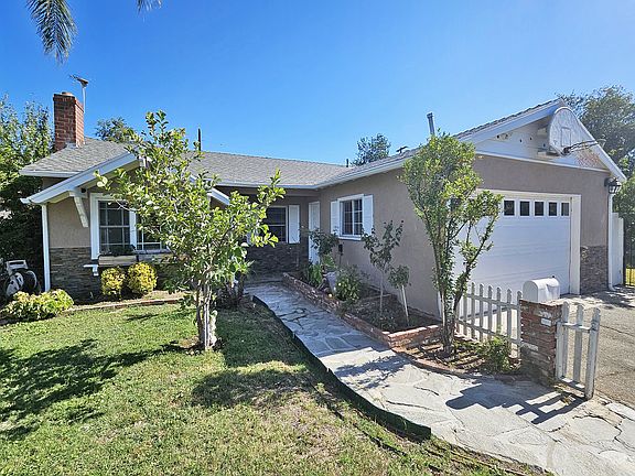 5th image of 22957 Stagg St