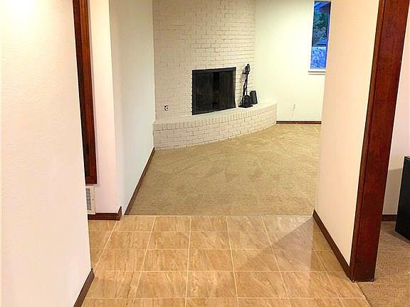 2nd image of 604 De Leon Dr