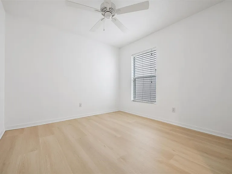 4208 Pine Isle Dr — Photo 24