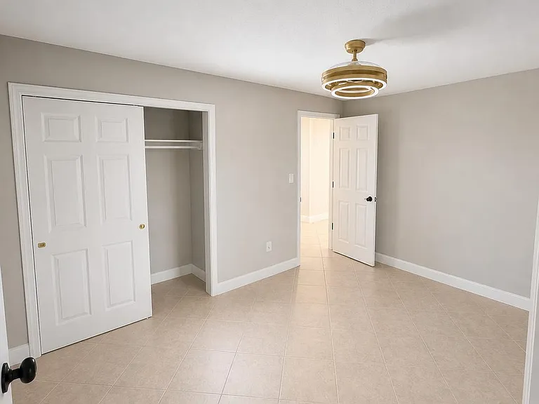 813 Joel Blvd — Photo 10