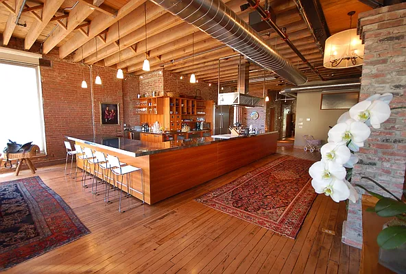 Sold by Mercedes Berk | media 20
