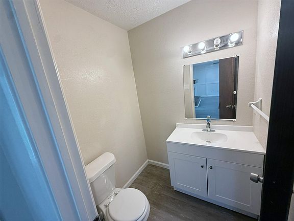 5th image of 4107 Vista Rd #1
