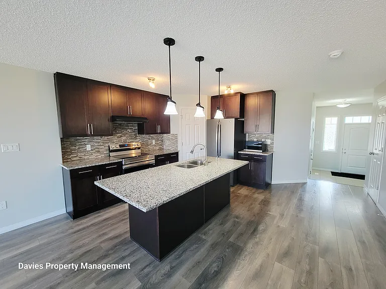 2792 Coughlan Grn SW — Photo 2